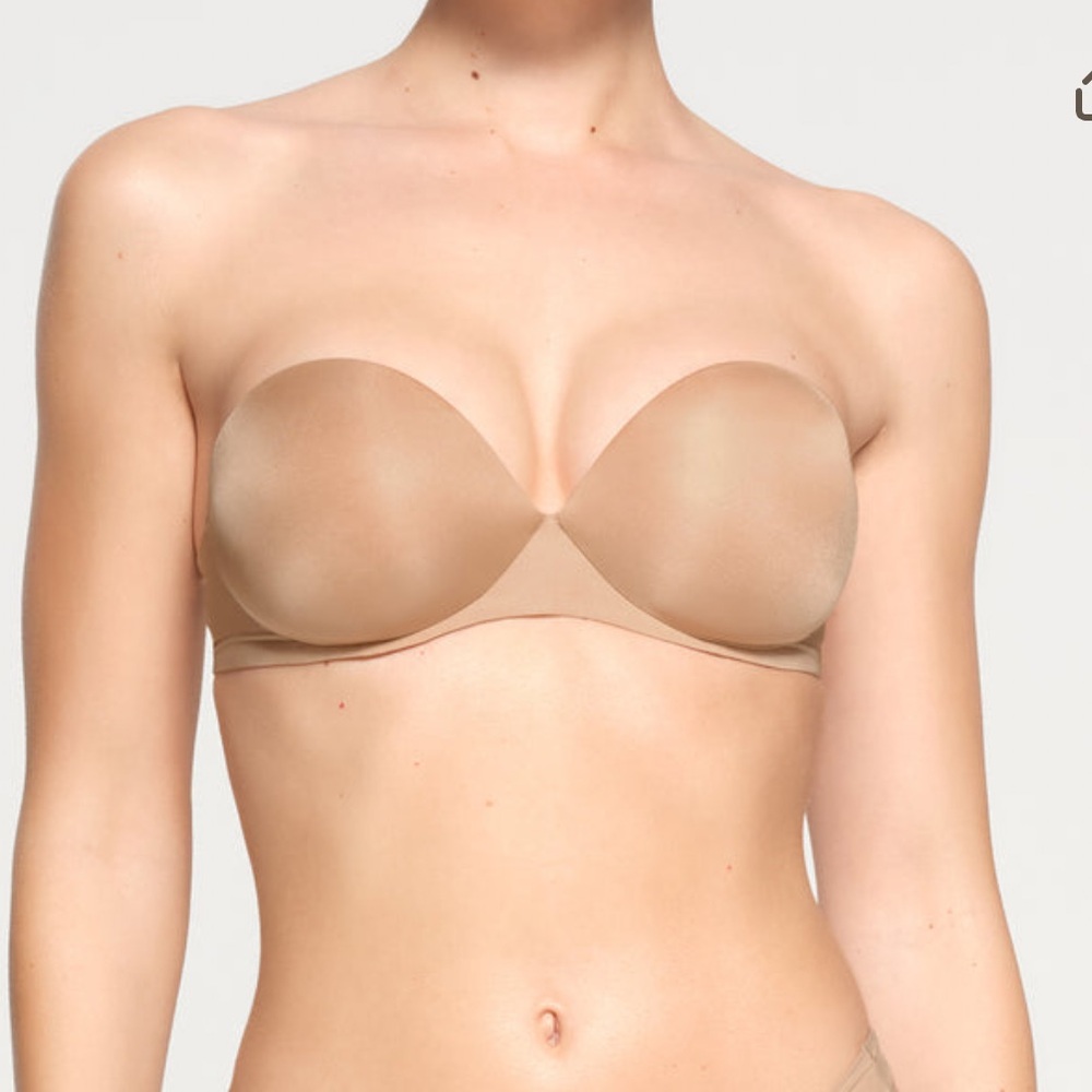 SKIMS NWT Ultimate Push Up Strapless Bra - Clay